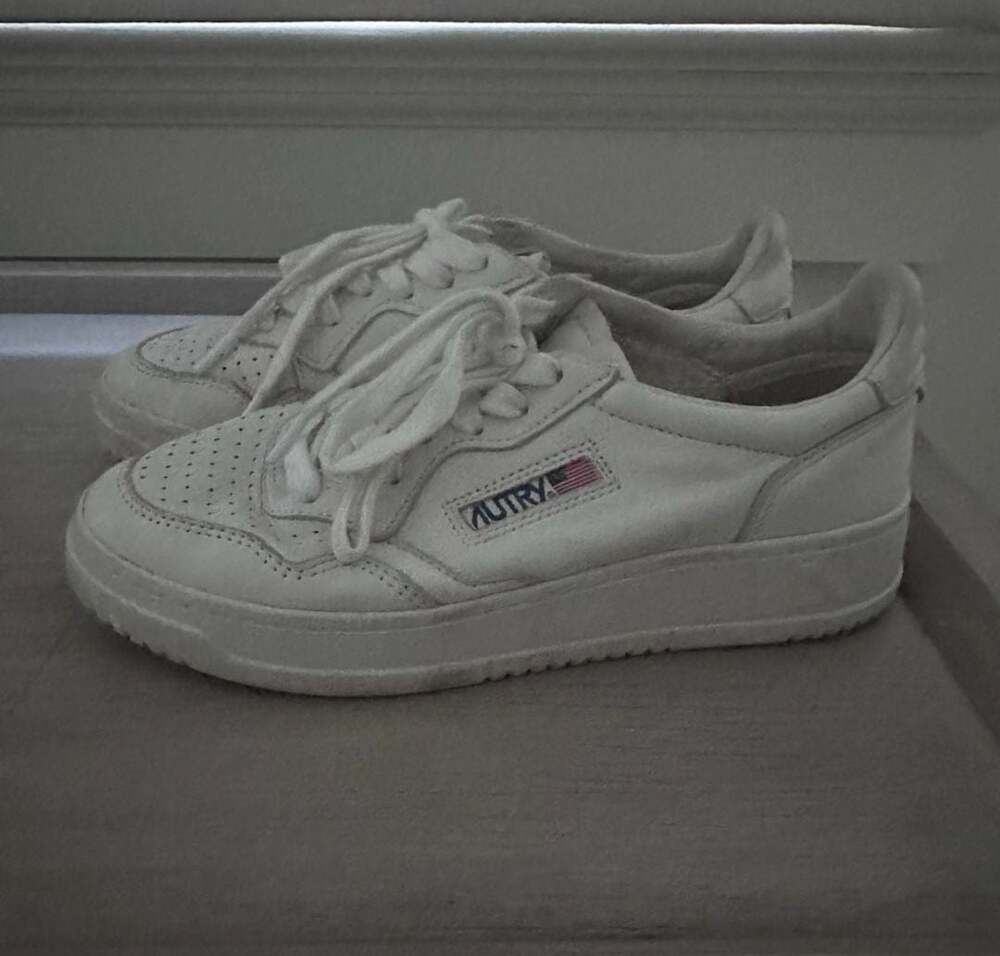 Autry Medalist Low Leather Sneakers in White
